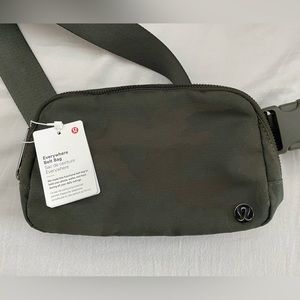 Lululemon Everywhere Belt Bag